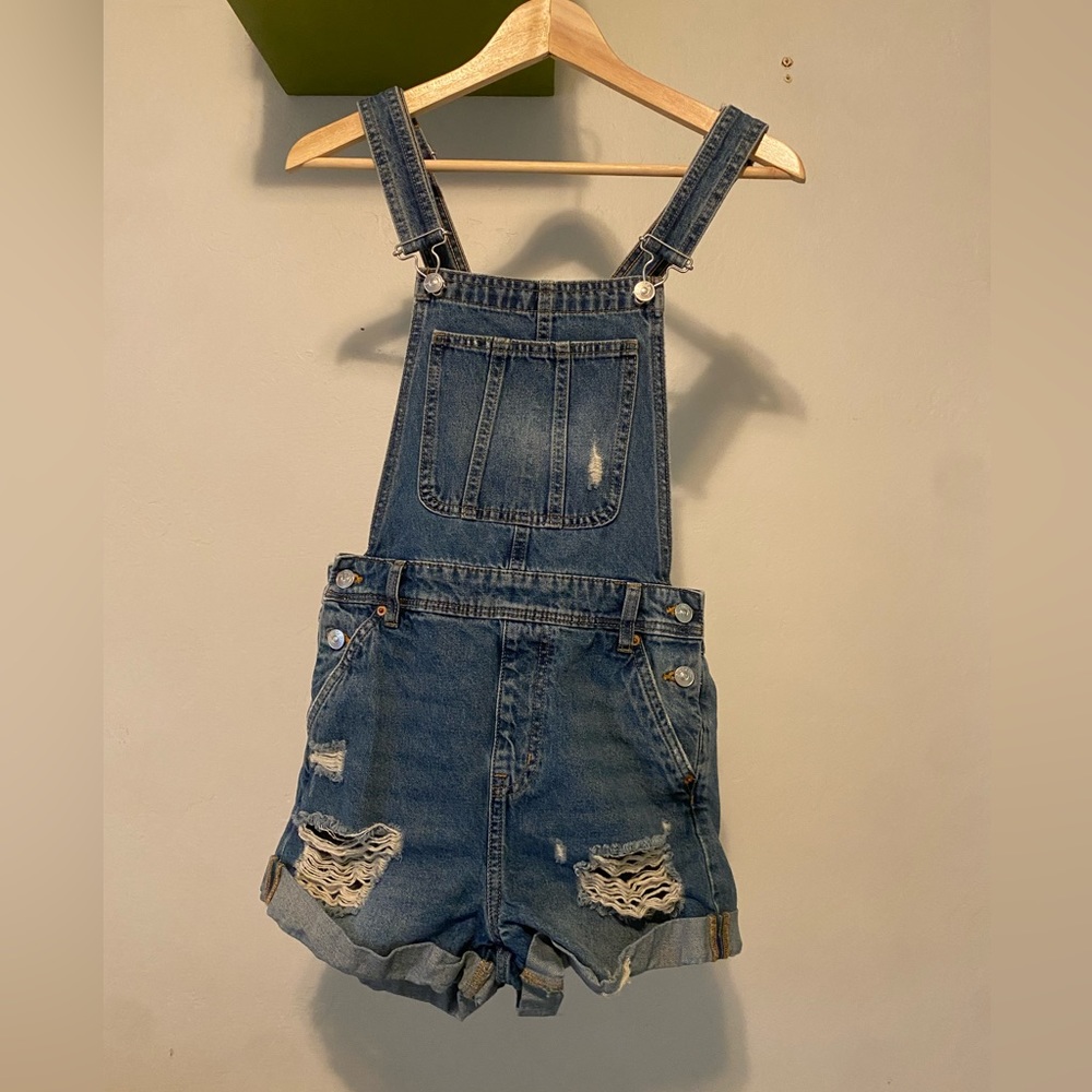 H&M distressed denim overalls - shorts
